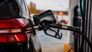 Motorina a sărit la 9,54 lei pe litru, creștere de 36 de bani. De ce intră costurile de transport sub presiune acum