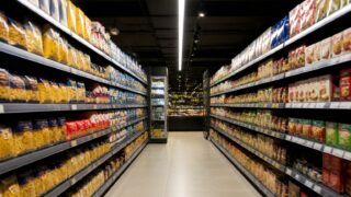 Zece tranzacții de 3,5 miliarde de euro au redesenat retailul alimentar din România