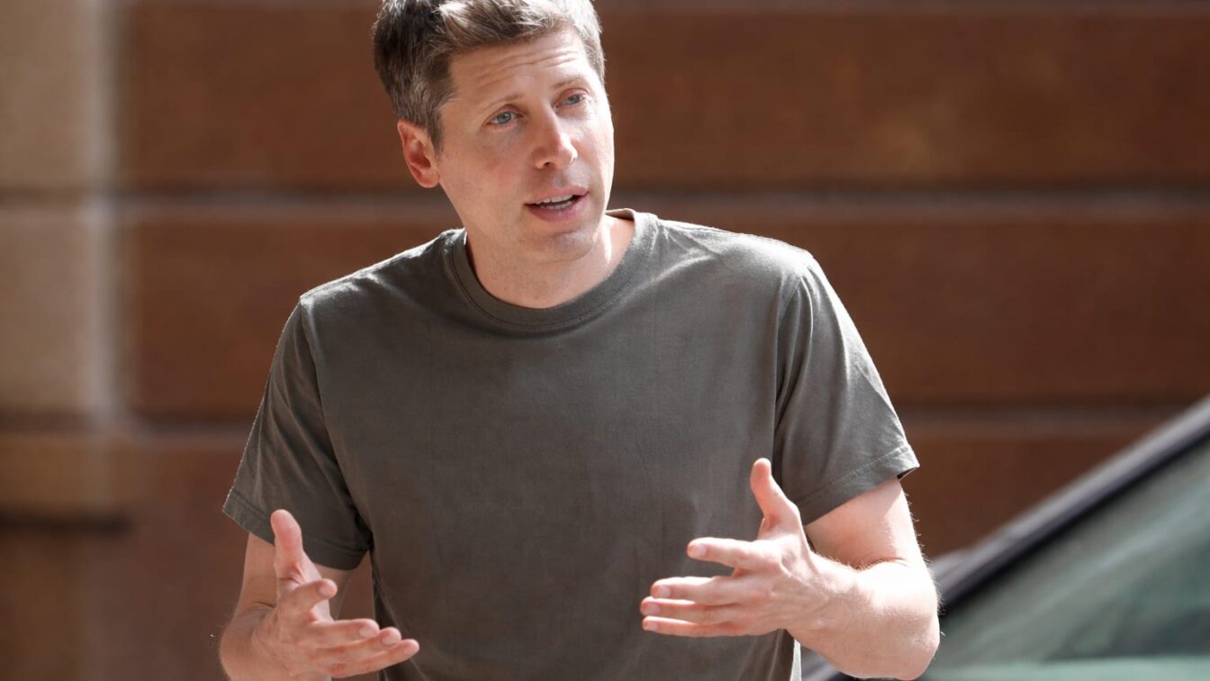 Sam Altman avertizează. Peste 17.000 de acțiuni automate mută riscul AI în zona operațională