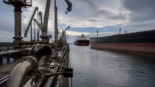 Rusia oprește încărcările de petrol la terminalul CPC după un atac asupra a două tancuri