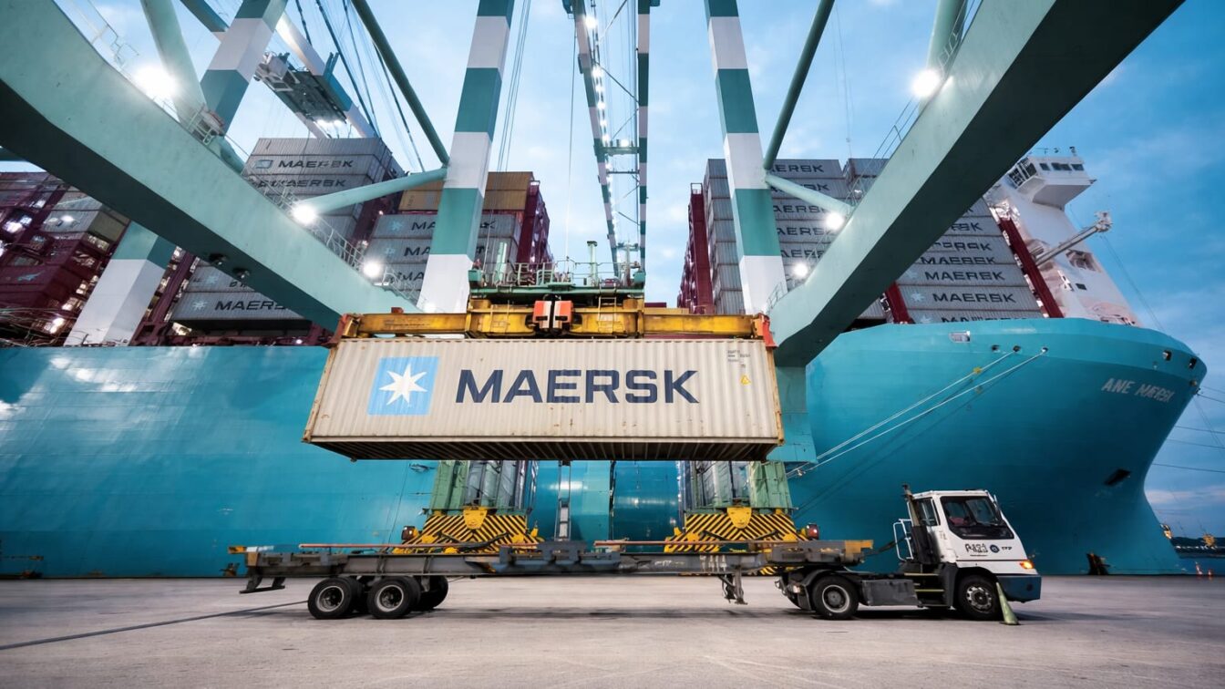 23 de milioane de euro și 180.000 de tone sunt suficiente pentru valul de marfă mutat de Maersk la Constanța?