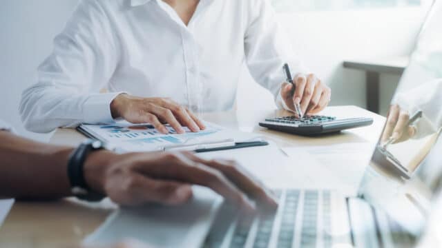Cât valorează venitul tău pentru o bancă atunci când vrei să faci un credit?