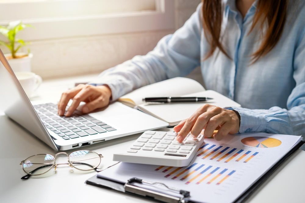 Calculator dividende 2026: cât primești efectiv după taxe