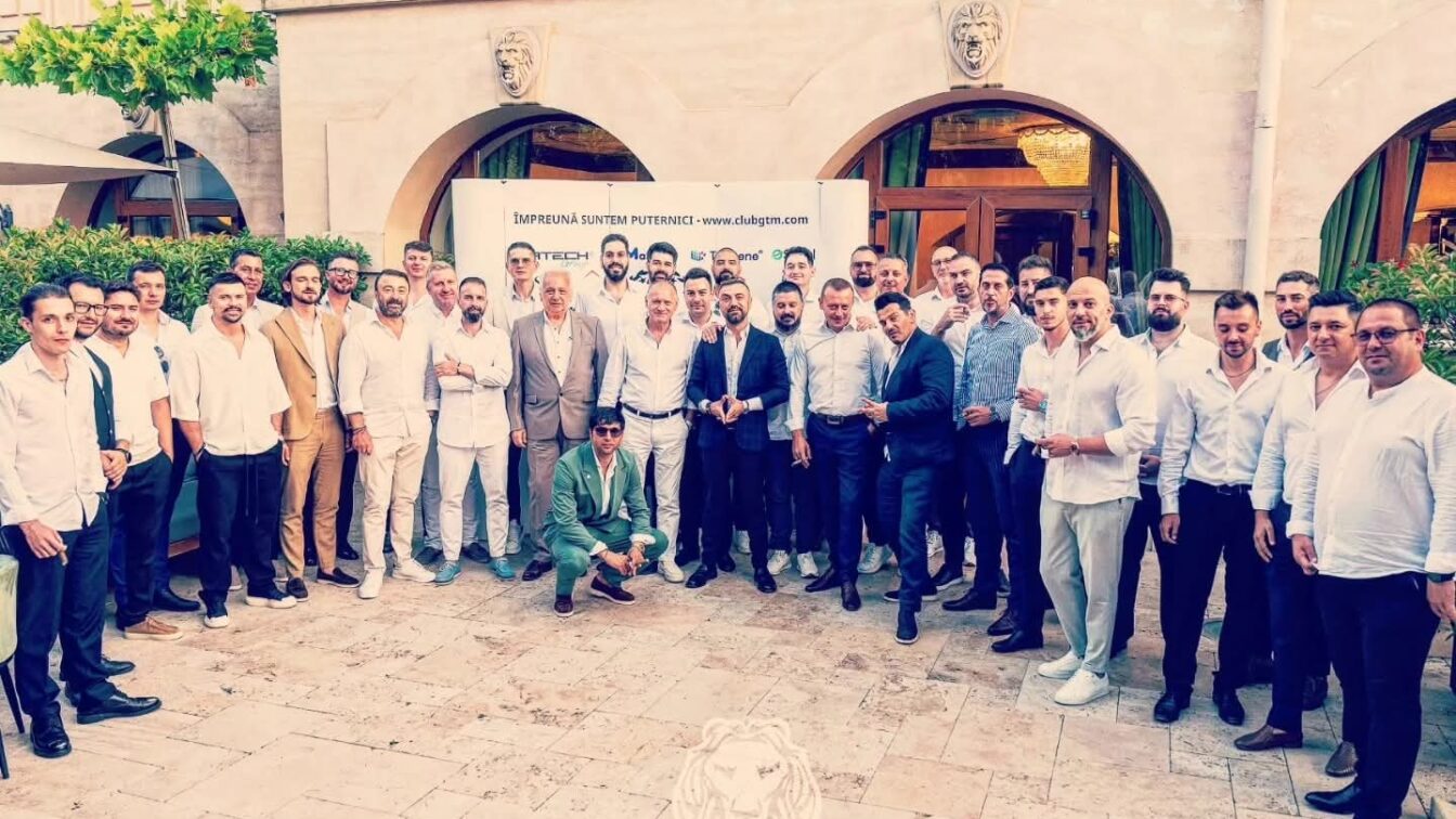 Cum s-a născut ideea unui club în care intri prin recomandare, nu prin cerere