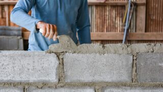 Greșeli frecvente la construirea unei case și cum pot fi evitate