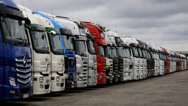 Companiile din România reduc comenzile și stocurile din 2026. Transportatorii văd mai repede decât statisticile frâna din economie