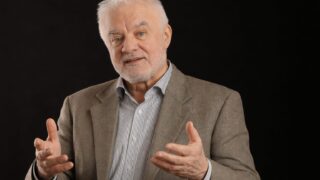 Fitch a păstrat ratingul României la „BBB minus”, dar riscul a crescut. Eugen Rădulescu