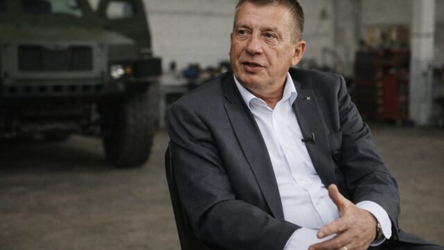 VLAH a trecut testele NATO, deschide producția la Moreni
