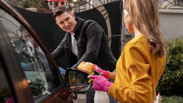 Cum se igienizează, de fapt, o mașină de închiriat între doi clienți