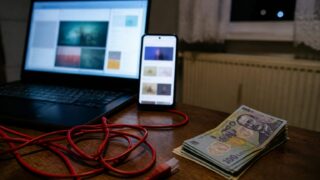 Peste 100.000 de reclame urmărite în 5 luni indică un risc de profilare și redirecționare către fraude financiare