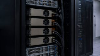 AMD a depășit pentru prima dată o capitalizare de 1 trilion de dolari, dar rămâne mult în urma Nvidia