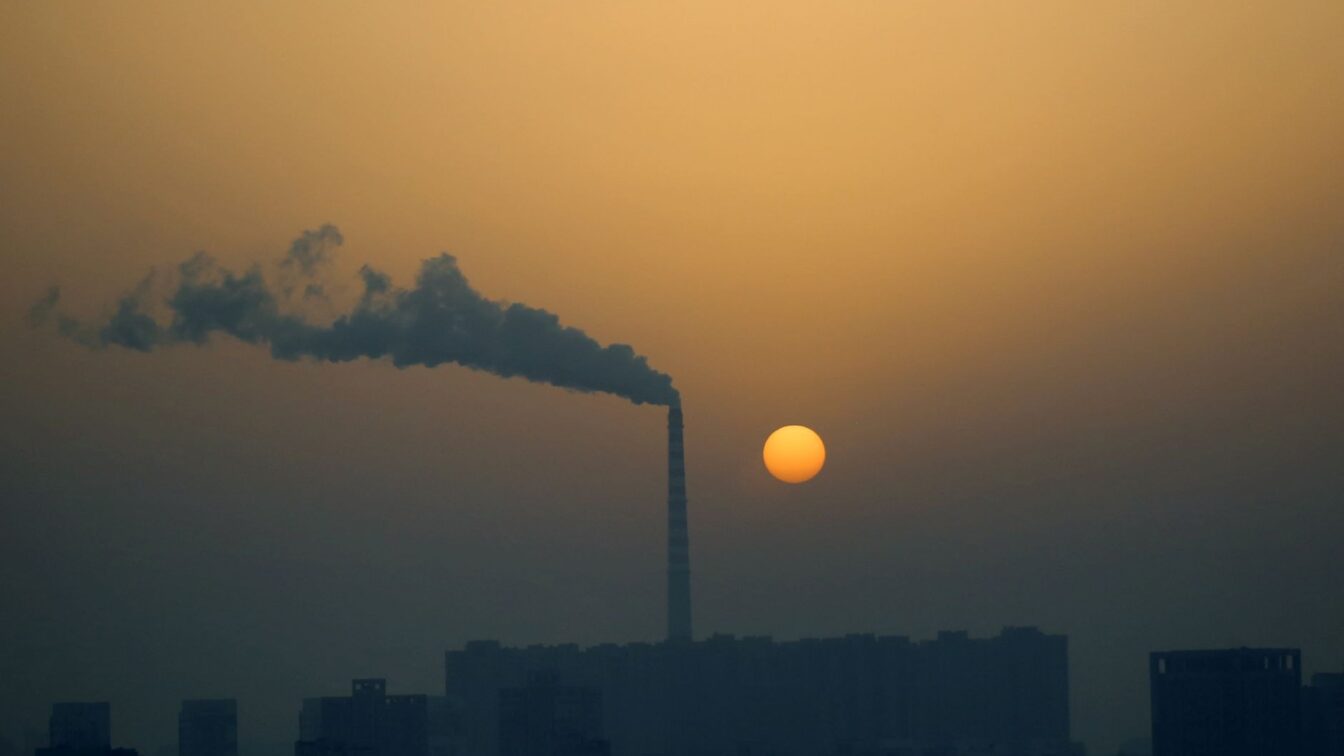 Statele UE susțin păstrarea certificatelor CO2 excedentare până în 2030 pentru a limita scumpirile bruște
