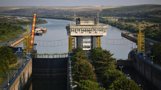 Energia a urcat la 793 de lei/MWh în august după oprirea Cernavodă. Cum intră presiunea în furnizori și industrie