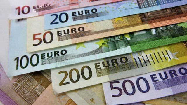 Euro a urcat la 5,2636 lei în cursul BNR din 15 septembrie și s-a apropiat din nou de recordul din mai