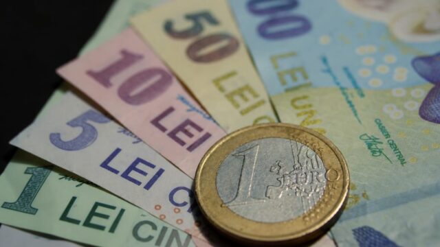 Euro ar putea trece de 6 lei dacă România ajunge la „junk”, avertizează Cristian Păun