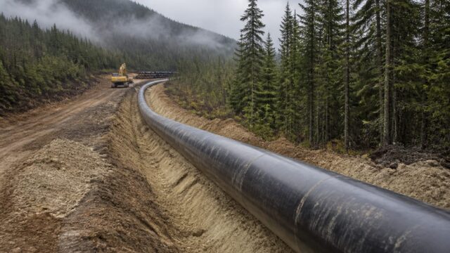 Canada elimină evaluările federale de mediu pentru conducte și proiecte petroliere. Tim Hodgson spune că urmează creșterea