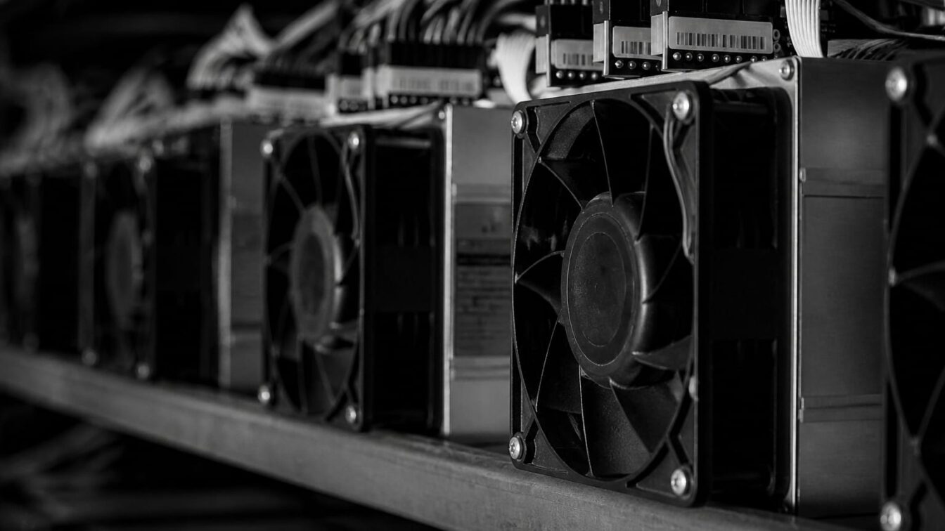 Autoritățile mexicane au descoperit aproape 300 de echipamente de criptomining alimentate ilegal dintr-un complex hidroelectric