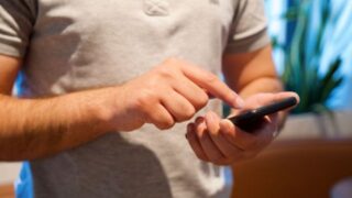 Smartphone ieftin și bun există – dar știi ce să cumperi?