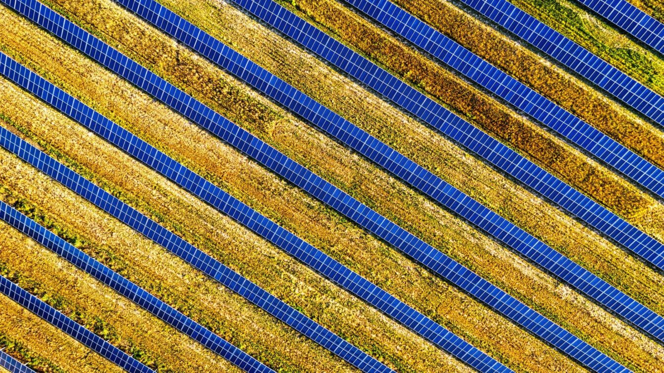AFIR pune la dispoziția instituțiilor publice 650 de milioane de euro pentru energie regenerabilă