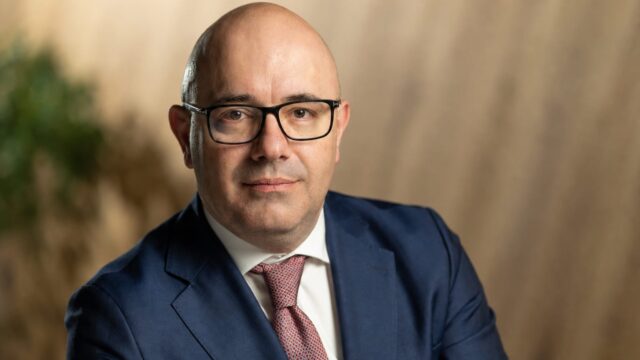 BCR mută 535 de milioane de euro în energie și finanțează 948 MW în România