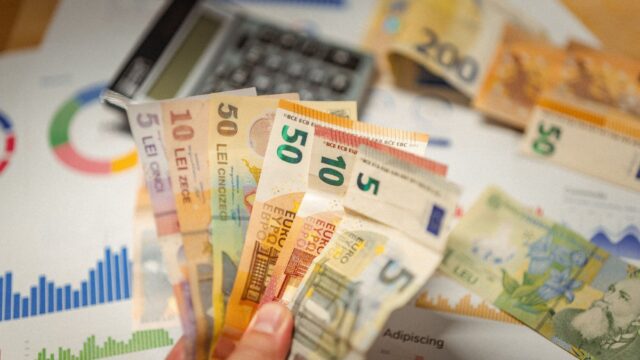 Încrederea CFA în economie scade la 39,5 puncte, iar 90% dintre participanți anticipează deprecierea leului