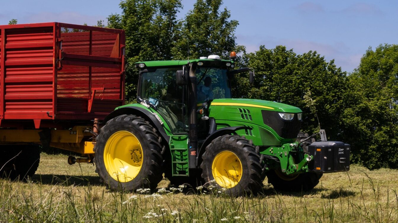 Guvernul suplimentează subvenția pentru motorina agricolă cu 149.366.000 de lei