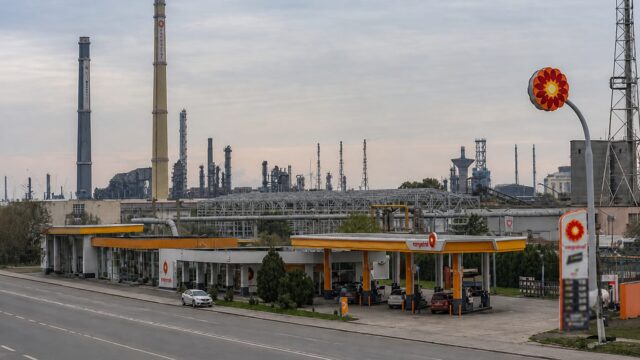 Rompetrol a scumpit motorina standard cu 9 bani pe litru