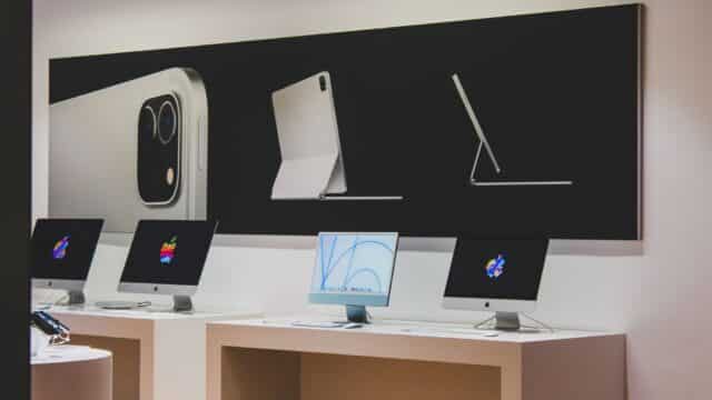 Prețul mediu al PC-urilor din SUA a trecut de 1.000 de dolari, deși livrările au crescut cu doar 1%