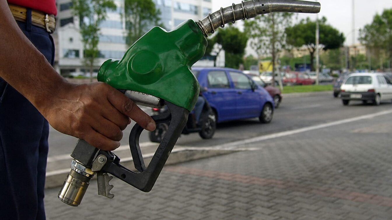 SOCAR introduce un plafon pentru benzină și motorină în rețeaua IP din Italia