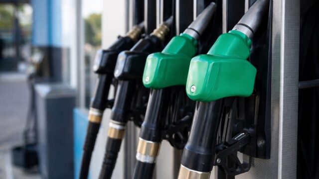 Benzina ajunge la 9,70 lei, motorina trece de 10 lei. Acciza redusă nu oprește scumpirea până pe 15 septembrie