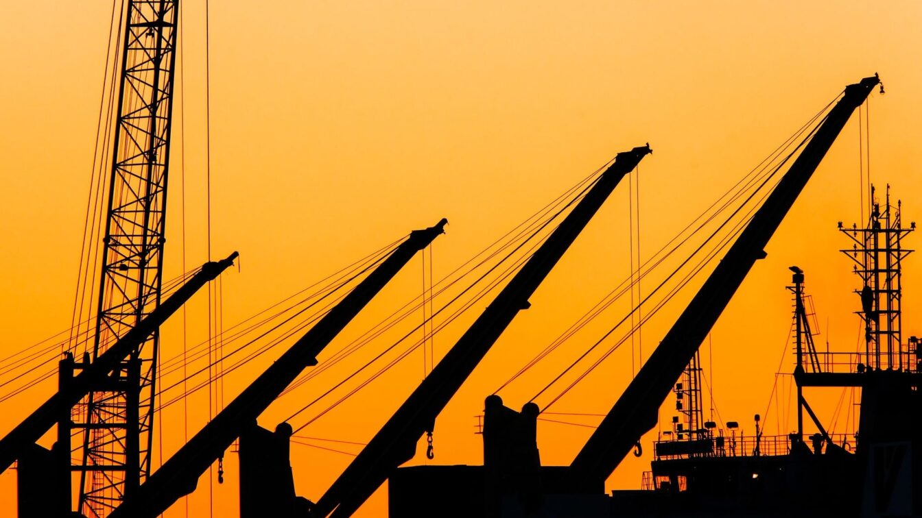 Producția industrială a României a scăzut cu 6,3% în iulie 2026. Industria prelucrătoare a tras în jos indicatorul