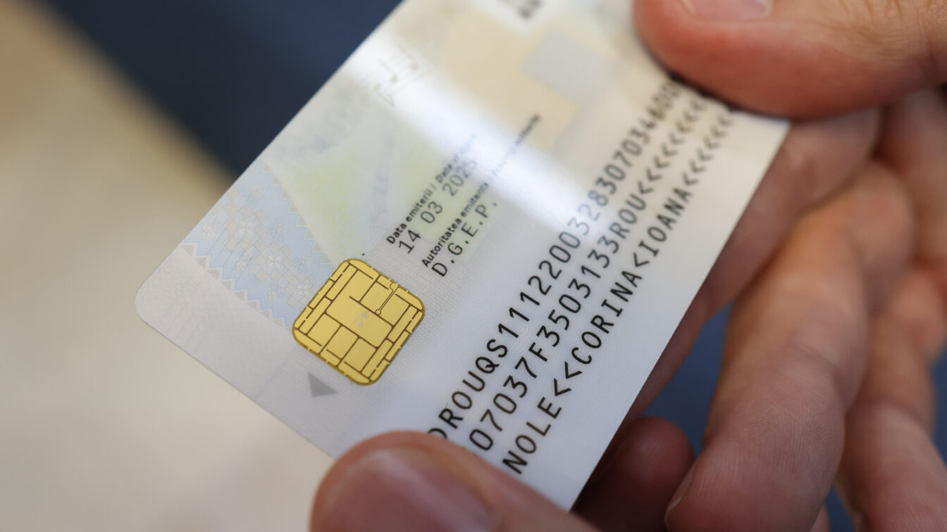 Ce informații conține cipul cărții electronice de identitate