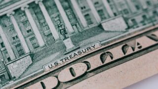 Randamentul titlurilor SUA pe 10 ani urcă la maximul din 2007, iar Nasdaq pierde 1,05%