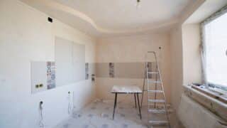 Renovarea unui apartament cu două camere costă până la 3.500 RON/mp. Ce schimbă TVA-ul și manopera