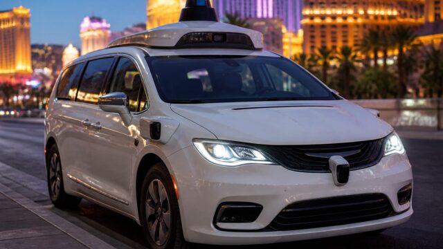 Waymo începe serviciul de robotaxi în Las Vegas, pe bază de invitație