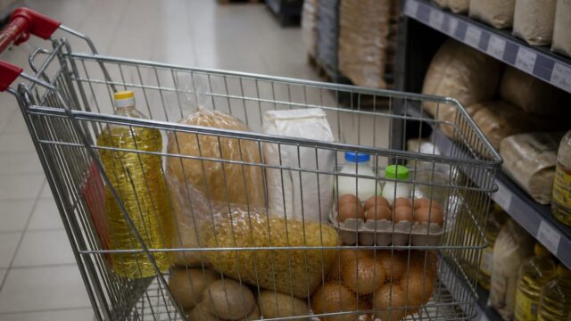 Alimentele ar putea costa mai mult și în 2027. Ce presiuni împing prețurile în sus și cât ajunge la raft