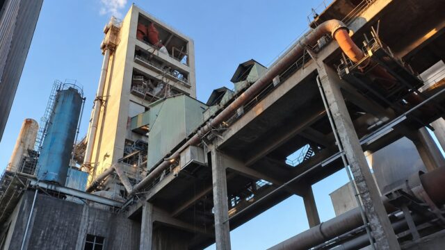 Federacciai avertizează că instalațiile siderurgice italiene riscă opriri și cere suspendarea temporară a ETS