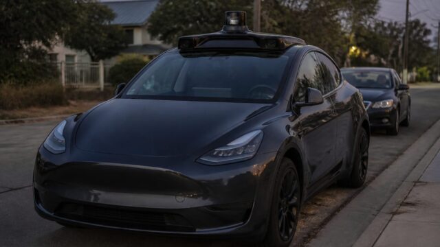 Tesla spune că a depășit 1 milion de mile cu Robotaxi. Cum arată diferența față de cele 200 de milioane de mile raportate de Waymo
