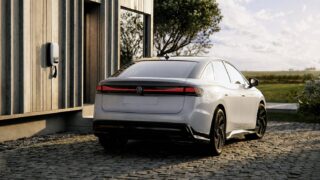 Volkswagen iese din Euro Stoxx 50 după peste 15 ani. Acțiunile au pierdut peste 75% față de 2021
