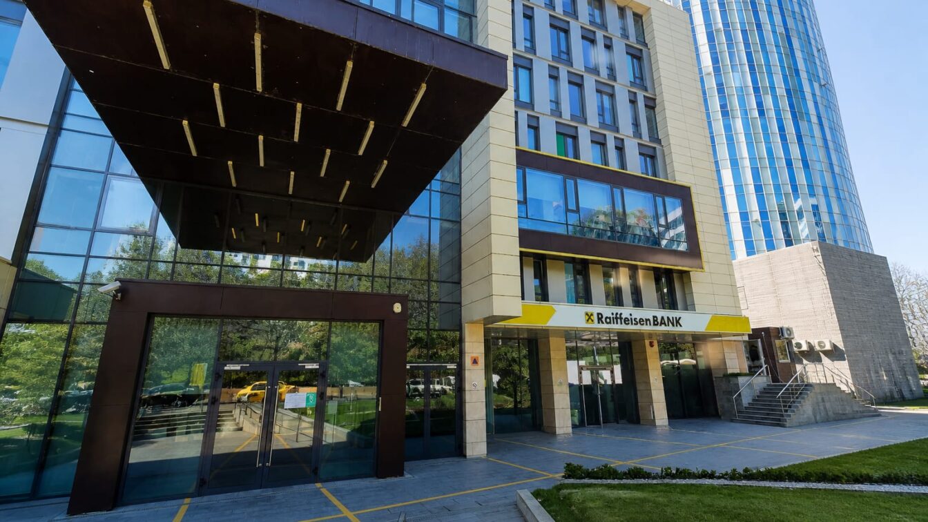 Raiffeisen a primit aprobarea Concurenței pentru cumpărarea Garanti BBVA la 591 milioane de euro