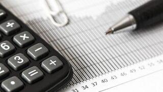 Cum se calculează bugetul unei vacanțe la școală, pornind de la alocația lunară de 292 de lei
