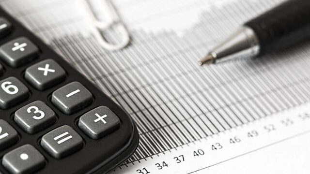 Cum se calculează bugetul unei vacanțe la școală, pornind de la alocația lunară de 292 de lei
