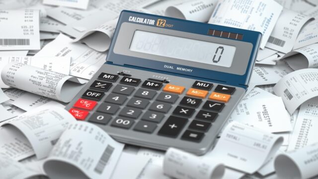 O gospodărie cheltuiește lunar 8.650 de lei, adică 84,8% din venituri
