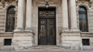 Leul pierde teren față de cinci valute în cursul BNR din 22 octombrie 2026