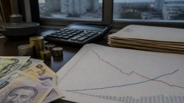 România are de redus deficitul cu o creștere economică de doar 0,1% în 2026 și împrumuturi scumpe