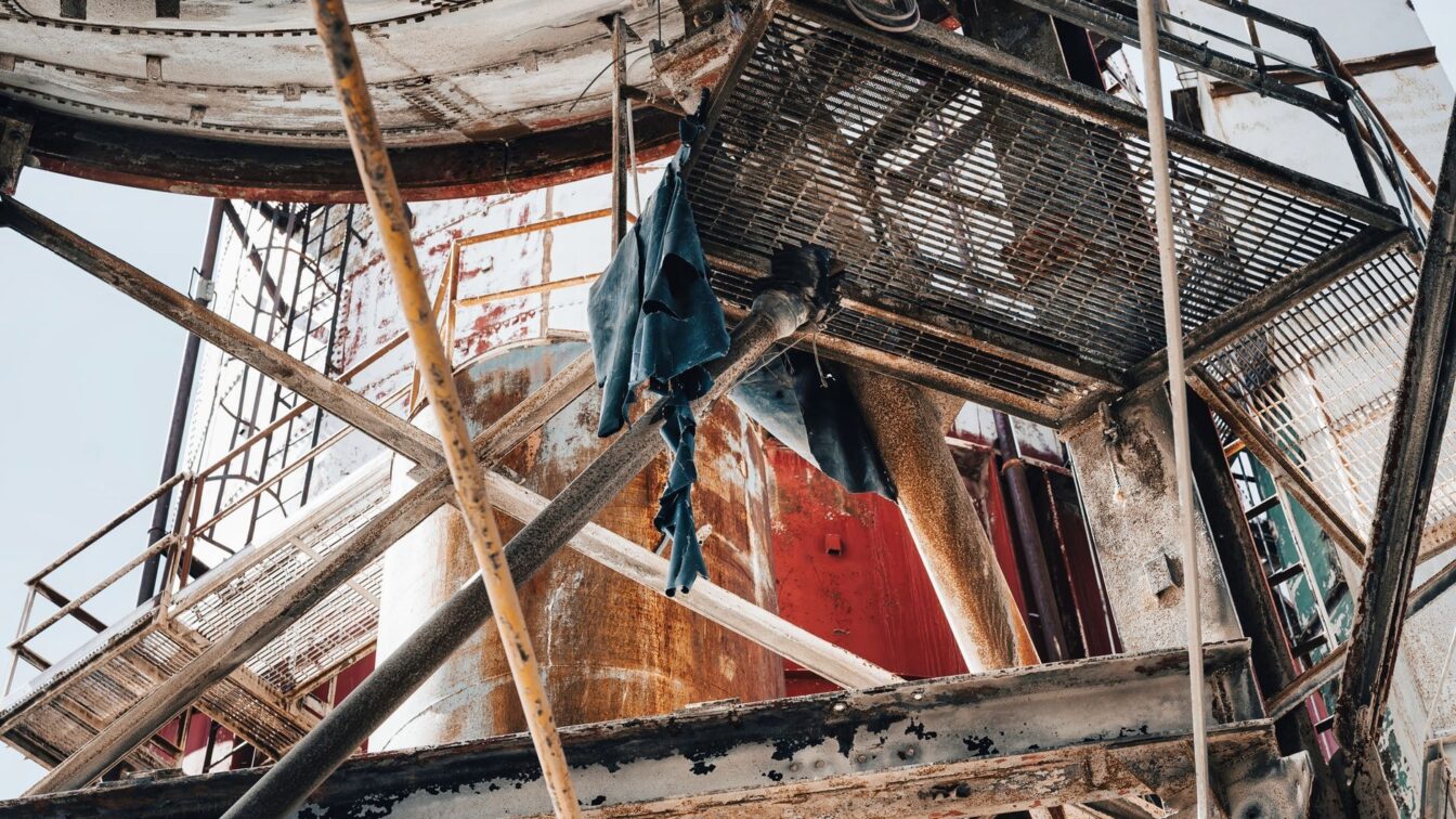 Industria produce cu un sfert mai puțină valoare decât în 2019. De ce depinde revenirea economiei în 2027
