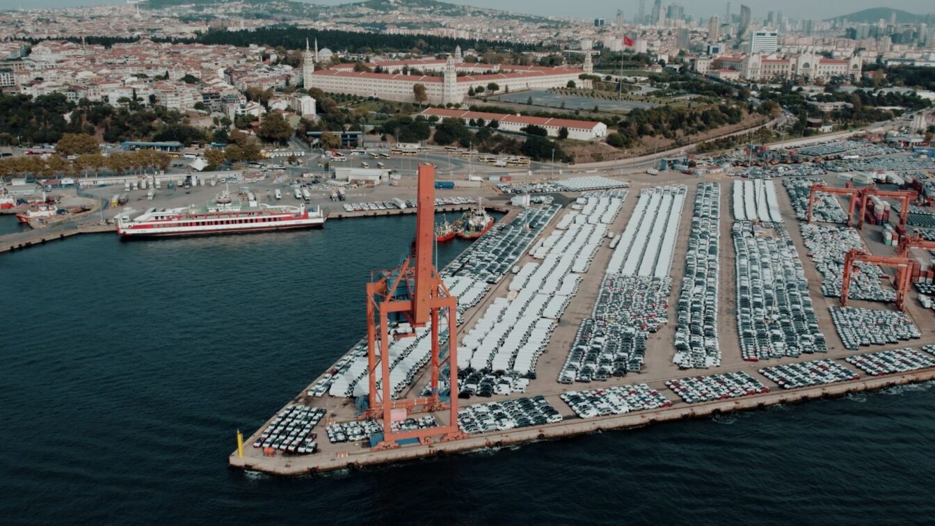 România trimite 83% din exporturile de autoturisme în UE. Banca Mondială avertizează asupra vulnerabilității