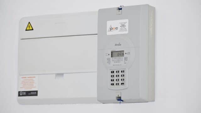 Factura la electricitate ar putea crește cu 74 de lei lunar la 200 kWh, în scenariul central pentru ofertele noi