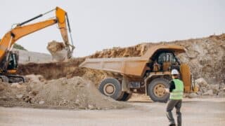 Cum poate alegerea flotei potrivite să influențeze productivitatea unei firme de construcții