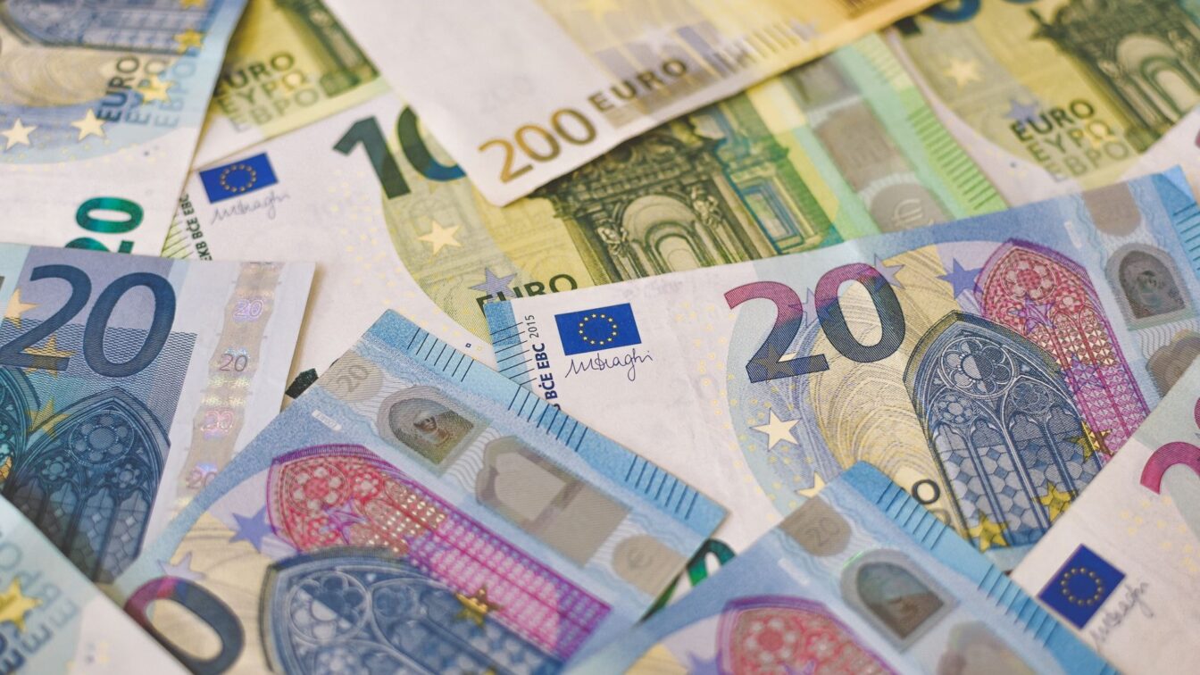 România primește peste 301 milioane de euro după deblocarea fondurilor PNRR